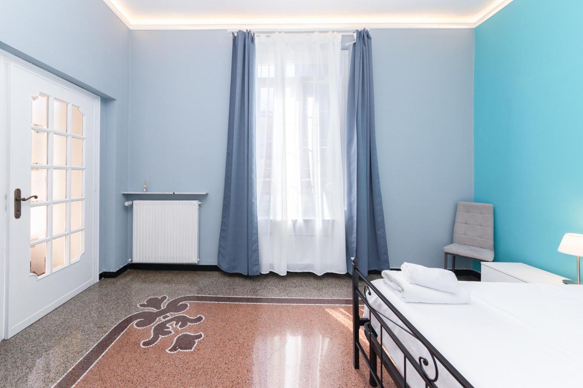 Galia Roomsself Check In H24 *