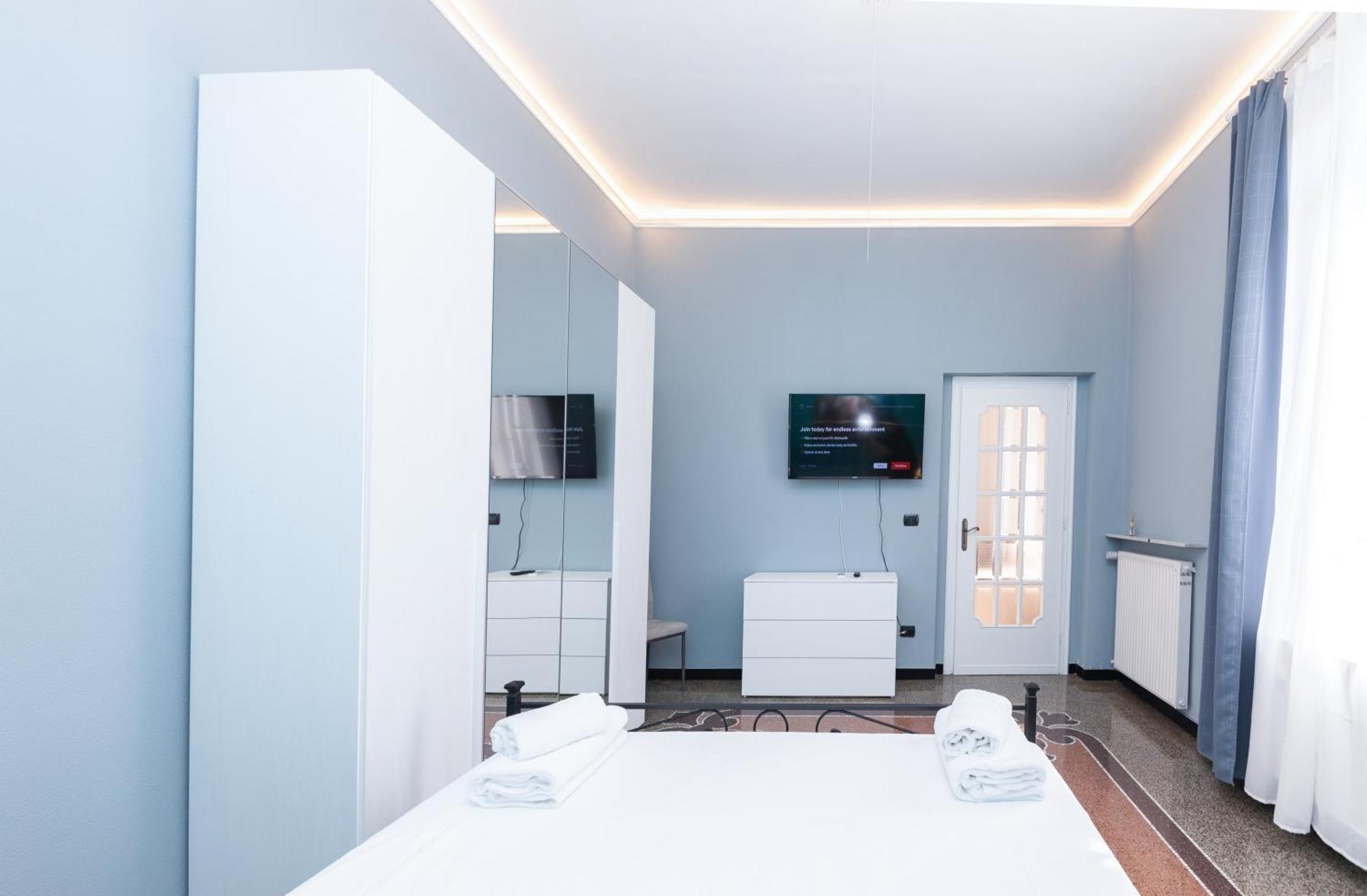 Galia Roomsself Check In H24 Genua