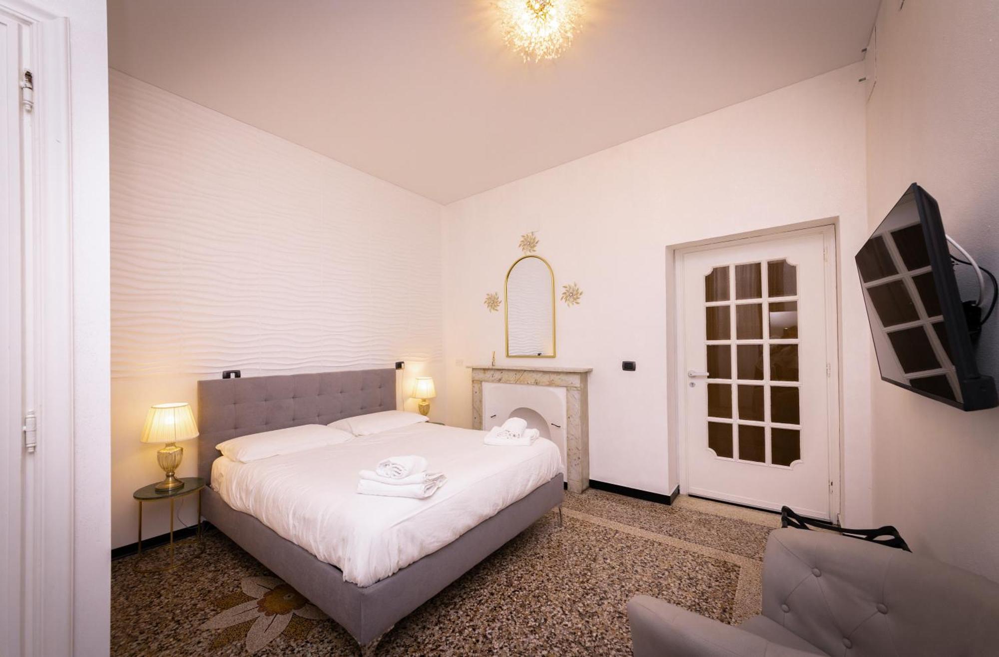Galia Roomsself Check In H24 * Genua