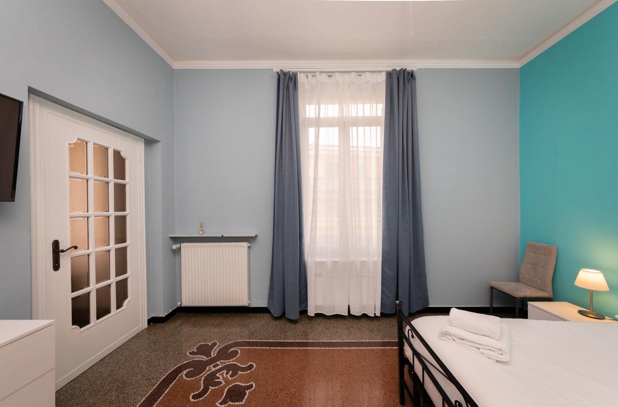 Galia Roomsself Check In H24 Gasthof Genua