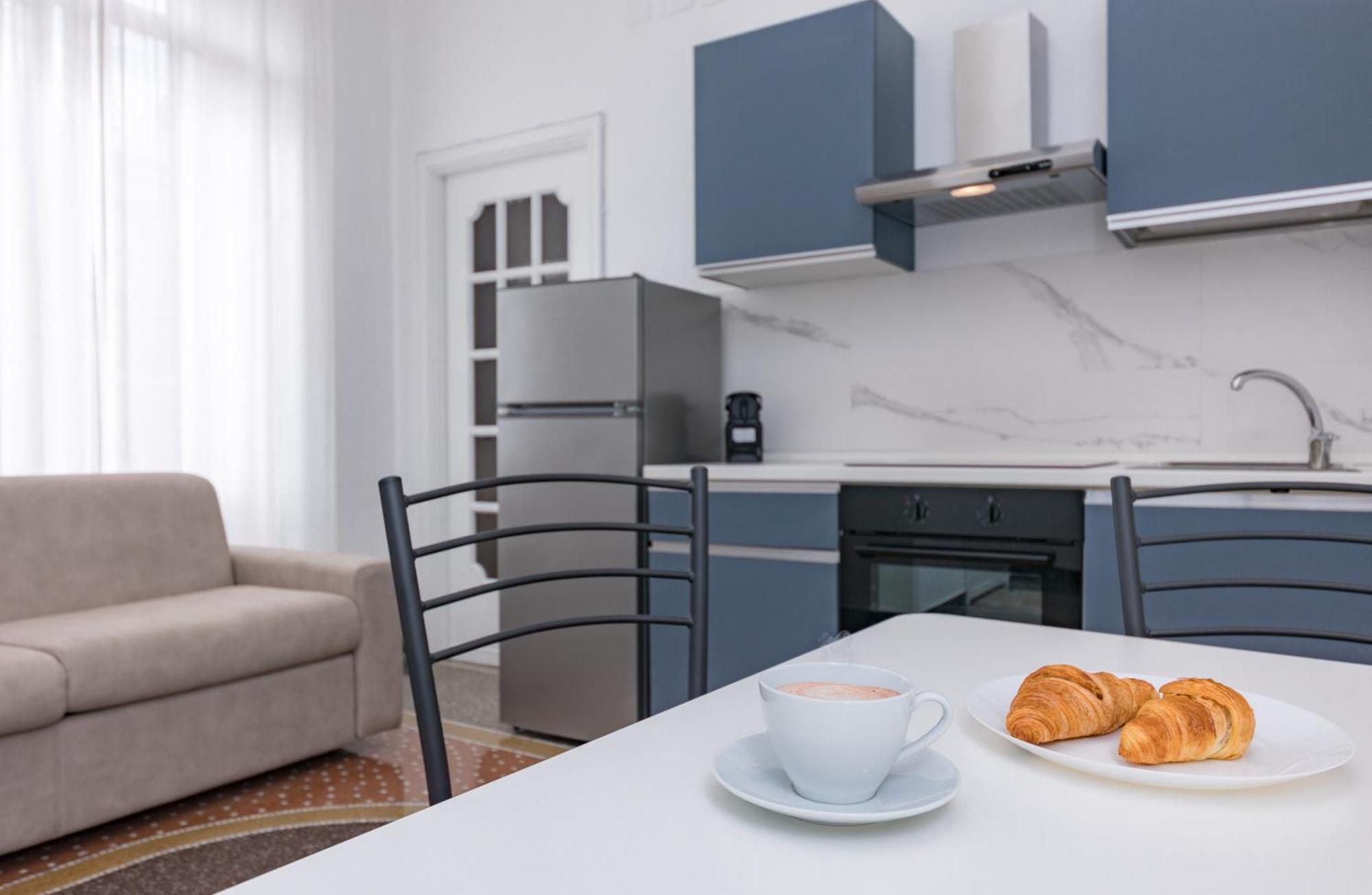 Galia Roomsself Check In H24 * Genua