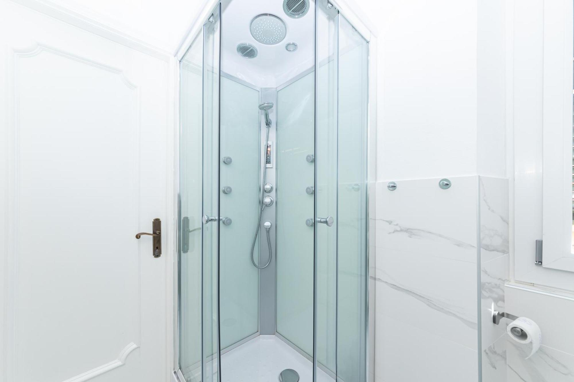 Galia Roomsself Check In H24