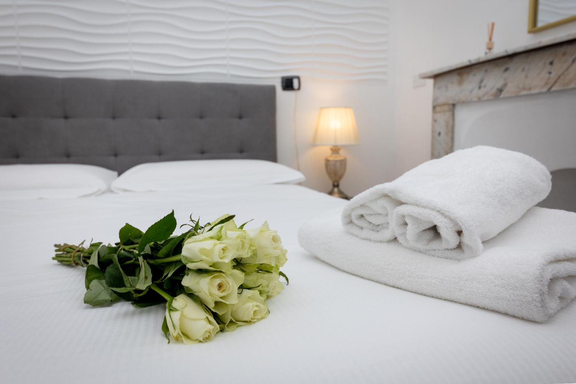 Galia Roomsself Check In H24 Genua