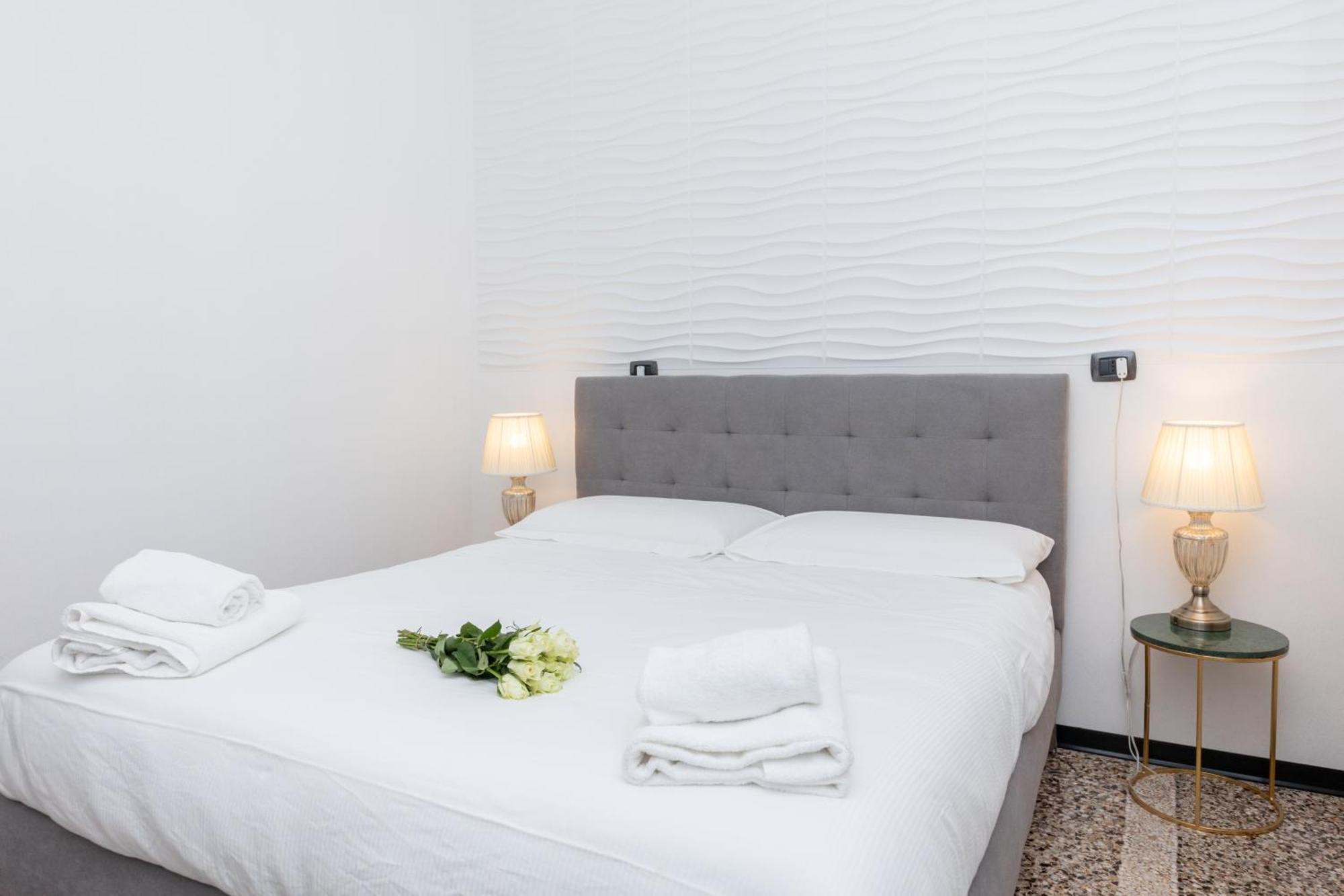 Galia Roomsself Check In H24 * Genua