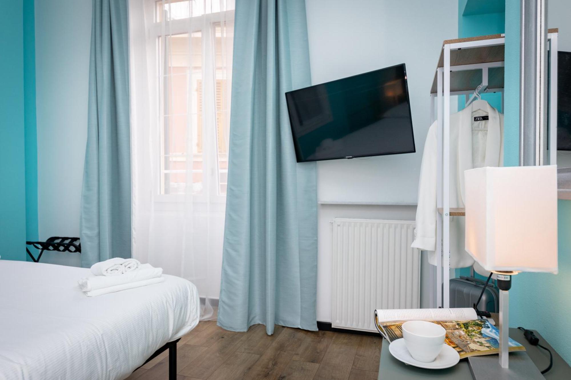 Galia Roomsself Check In H24 Genua
